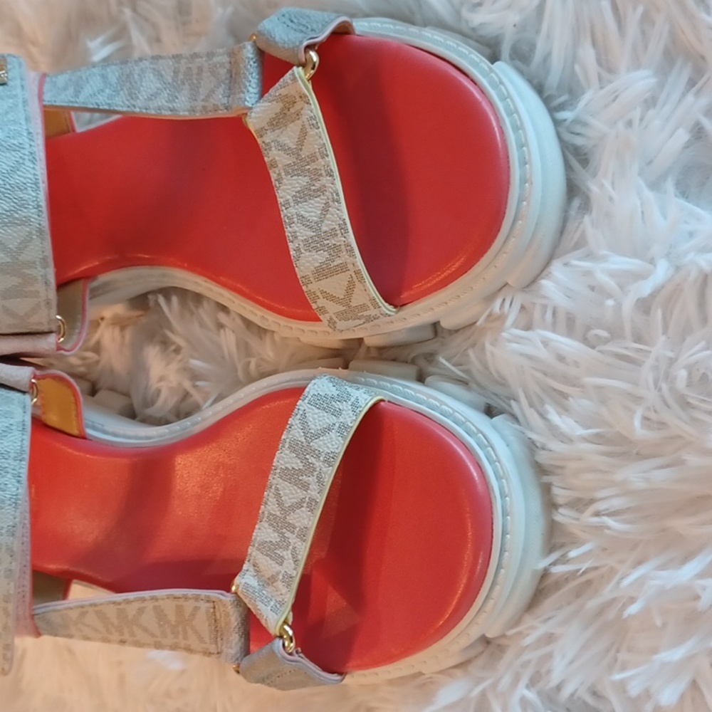 Michael Kors Pink & Tan MK Logo Flat Lug Chunky Sole Sandals SZ 7.5 New - Picture 12 of 17